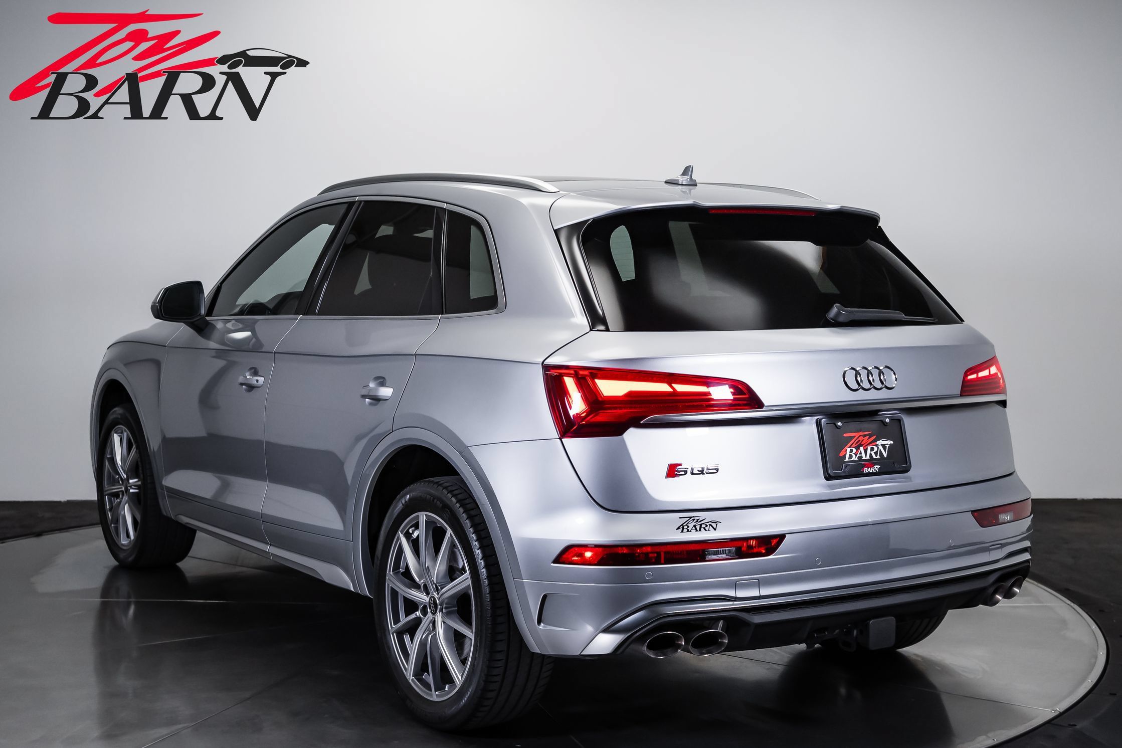 Used 2023 Audi SQ5 Premium Plus w/ Premium Plus Package AWD/4WD image 3