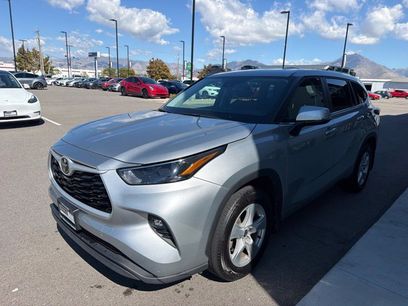Used 2025 Toyota Highlander LE