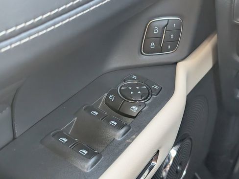 Used 2024 Ford Expedition Platinum image 25