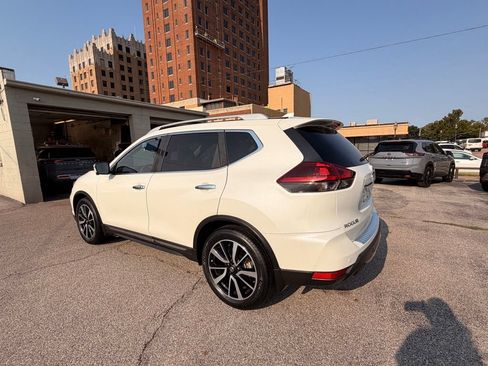 Used 2020 Nissan Rogue SL w/ Premium Package FWD image 3