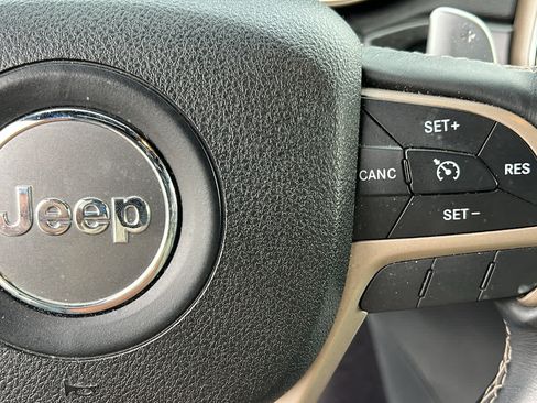 Used 2017 Jeep Grand Cherokee Limited w/ Luxury Group II AWD/4WD image 20