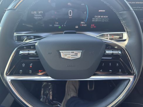 Used 2026 Cadillac Vistiq Sport image 12