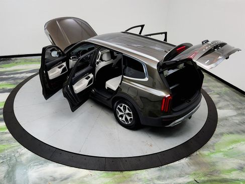 Used 2020 Kia Telluride EX w/ Towing Package image 40
