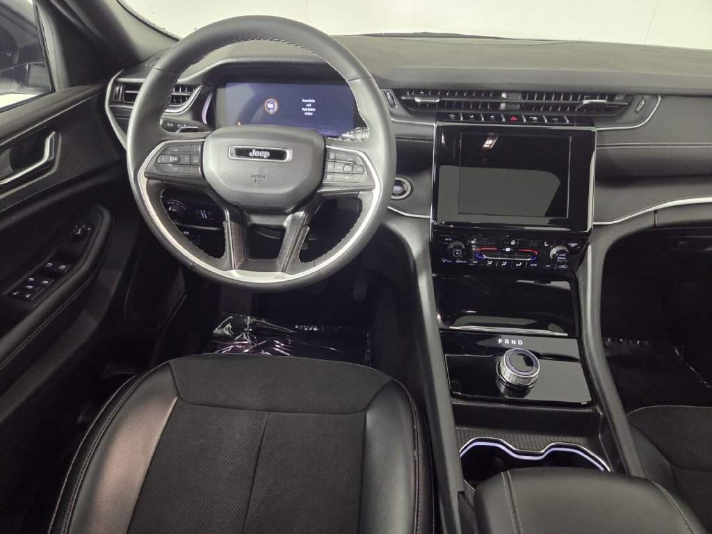 Used 2025 Jeep Grand Cherokee Altitude AWD/4WD image 26