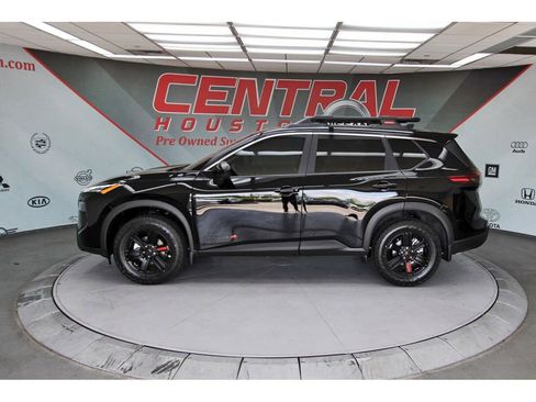 New 2026 Nissan Rogue SV AWD/4WD image 3
