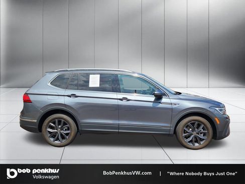 Used 2024 Volkswagen Tiguan SE AWD/4WD image 24