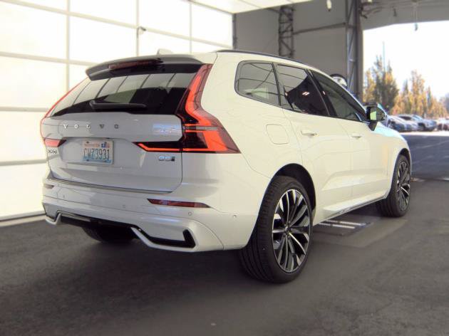 Used 2026 Volvo XC60 B5 Ultra AWD/4WD image 2
