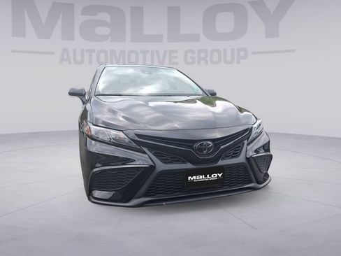 Used 2023 Toyota Camry SE FWD image 8