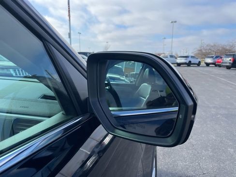 Used 2019 Volkswagen Atlas SE w/ Towing Package image 16