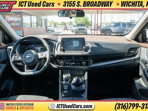 Used 2023 Nissan Rogue SV FWD image 11