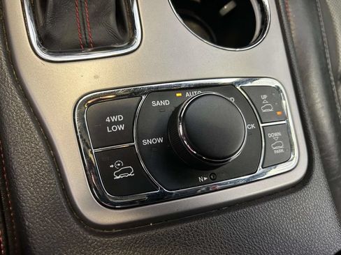 Used 2018 Jeep Grand Cherokee Trailhawk w/ Trailhawk Luxury Group AWD/4WD image 26