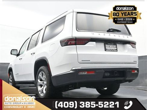 Used 2022 Jeep Wagoneer Series II w/ Flexible Seating Group image 18