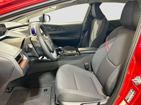 New 2026 Toyota Prius Plug-In Hybrid FWD image 17