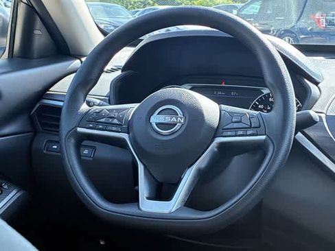 Used 2024 Nissan Altima 2.5 SV FWD image 23