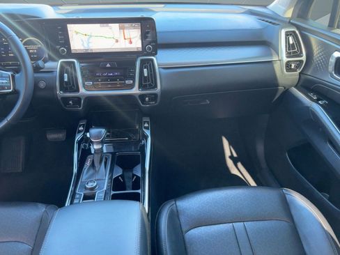 Used 2023 Kia Sorento SX image 28