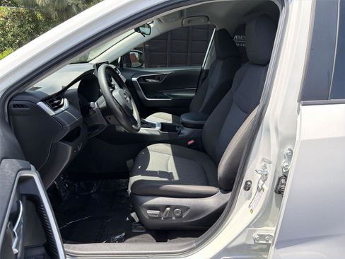 Used 2022 Toyota RAV4 XLE FWD image 12