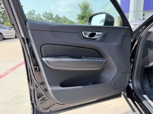 Certified 2025 Volvo XC60 B5 Plus AWD/4WD image 11