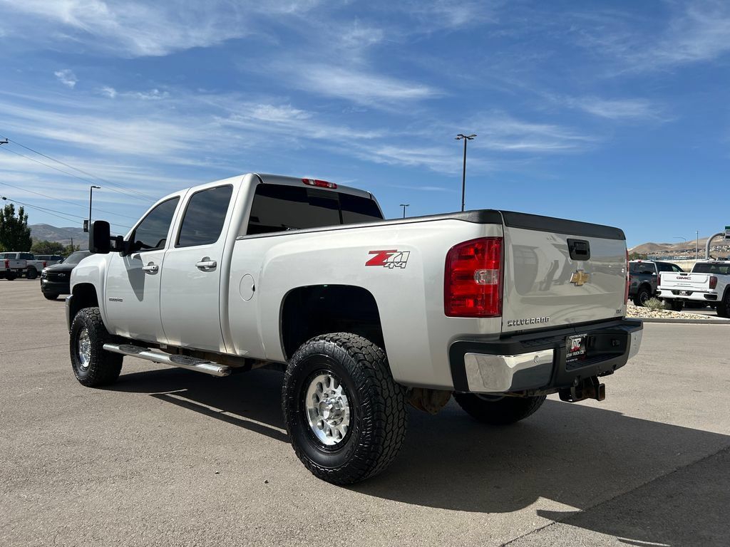 Used 2011 Chevrolet Silverado 2500 LTZ w/ LTZ Plus Package AWD/4WD image 3