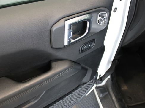 Used 2021 Jeep Wrangler Unlimited Sahara image 26