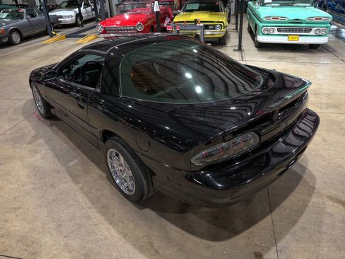 Used 1994 Chevrolet Camaro Z28 RWD image 16