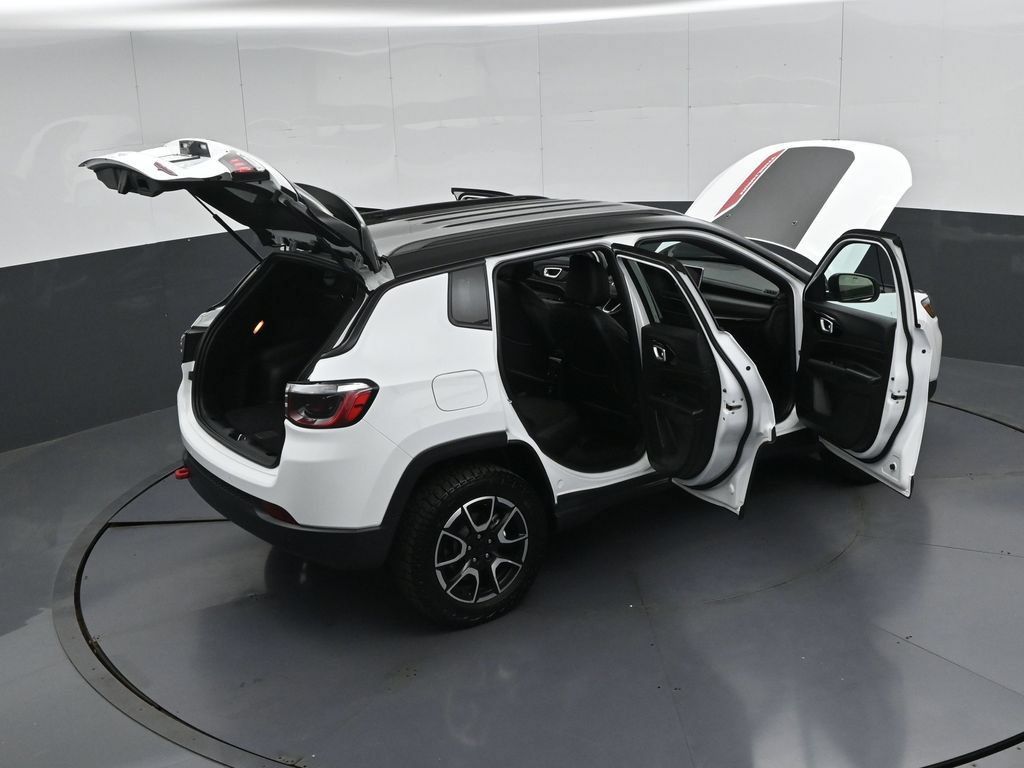 Used 2024 Jeep Compass Trailhawk AWD/4WD image 50