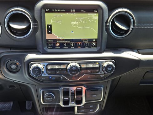 Used 2022 Jeep Wrangler Unlimited Sahara w/ Cold Weather Group AWD/4WD image 24