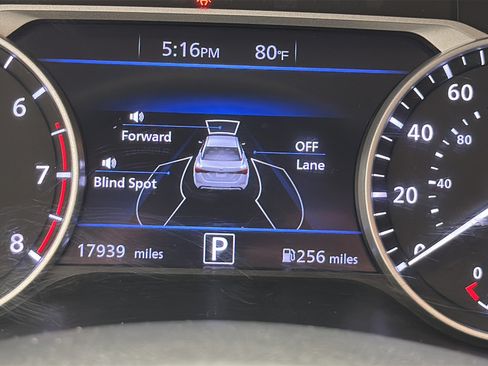 Used 2025 Nissan Sentra SR w/ Midnight Edition FWD image 15