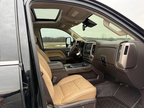 Used 2018 GMC Sierra 2500 Denali w/ Duramax Plus Package image 17