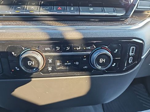 Used 2025 Chevrolet Silverado 1500 LT AWD/4WD image 14