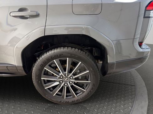 Used 2026 Lexus GX 550 w/ Accessory Package (2T) AWD/4WD image 23