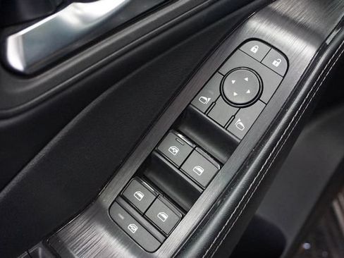 Used 2025 Nissan Rogue SV FWD image 6