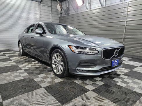 Used 2018 Volvo S90 T6 Momentum w/ Momentum Plus Package image 4