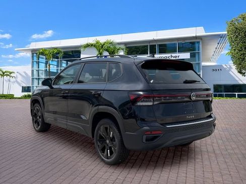 New 2026 Volkswagen Taos SE FWD image 5