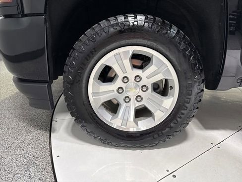 Used 2018 Chevrolet Silverado 1500 LT w/ All Star Edition AWD/4WD image 6