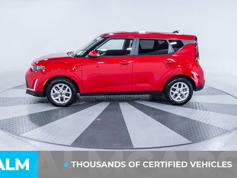 Used 2025 Kia Soul LX w/ LX Technology Package image 4