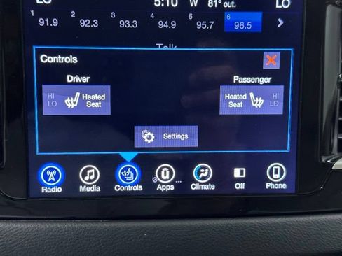 Used 2017 Chrysler Pacifica Touring-L FWD image 5