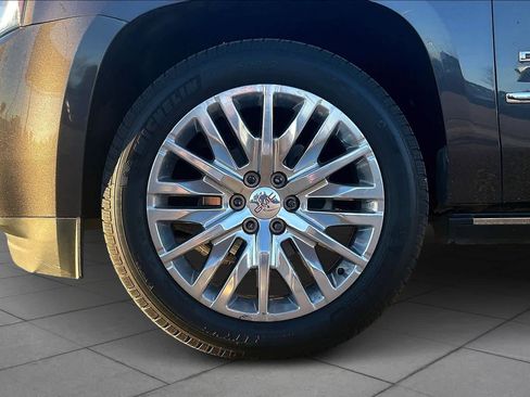 Used 2017 GMC Yukon XL Denali w/ Open Road Package image 9