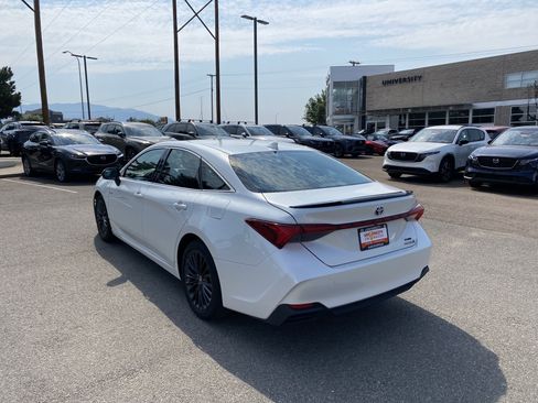 Used 2019 Toyota Avalon XSE w/ All Weather Liner Package FWD image 9