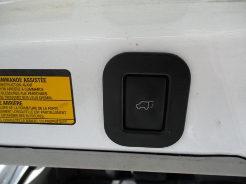 Used 2013 Toyota Sienna SE image 34