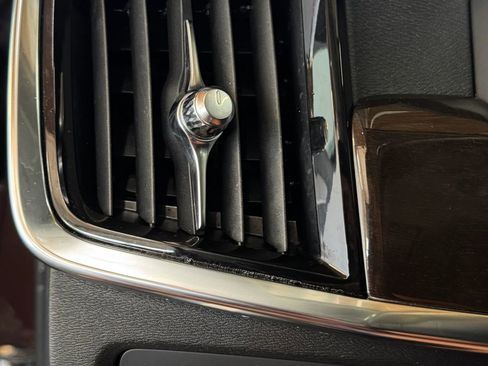 Used 2018 Volvo S90 T5 Momentum w/ Convenience Package image 16