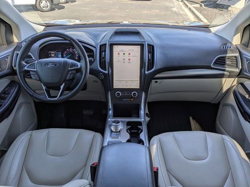 Used 2022 Ford Edge Titanium image 17