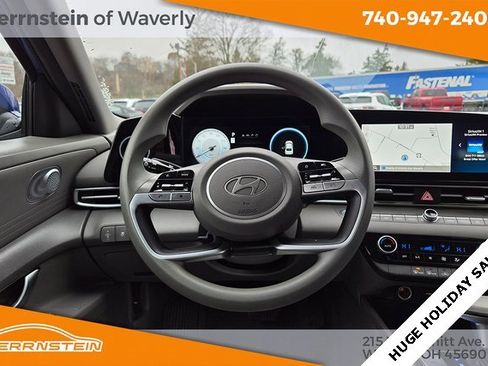 Used 2024 Hyundai Elantra SEL image 8