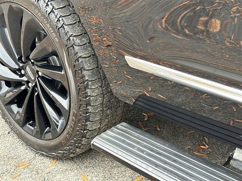 Used 2021 Lincoln Navigator Reserve image 14