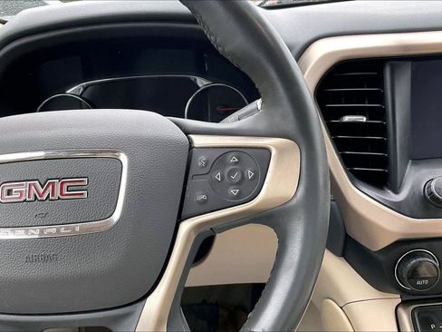 Used 2023 GMC Acadia Denali w/ Denali Technology Package AWD/4WD image 19