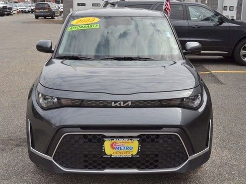 Used 2023 Kia Soul LX w/ LX Technology Package image 3