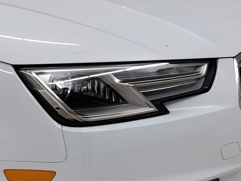 Used 2019 Audi A4 2.0T Premium image 3