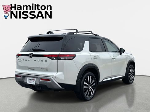 Used 2023 Nissan Pathfinder Platinum image 2
