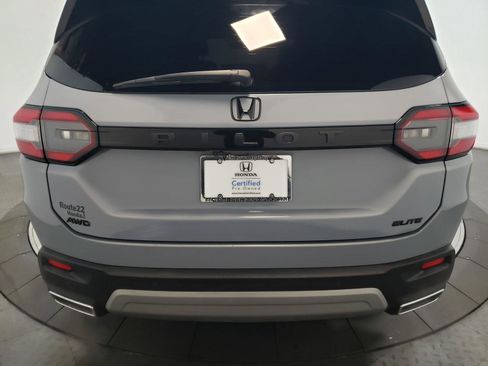 Certified 2023 Honda Pilot Elite image 12
