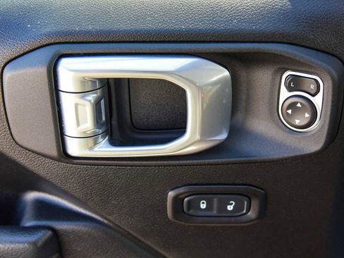 Certified 2022 Jeep Wrangler Unlimited Sport image 15