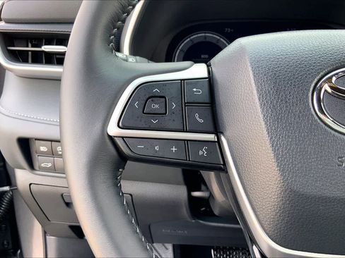 Used 2025 Toyota Highlander XSE image 23